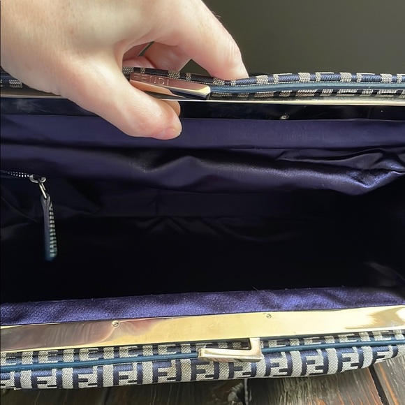 Fendi Zucchino Vintage Kiss Lock Closure Shoulder Bag EUC - Picture 10 of 16